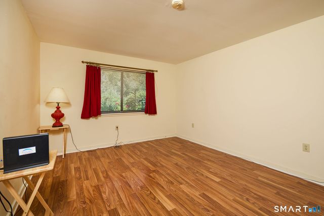 442 Asbury Ridge 442, Shelton, CT 06484
