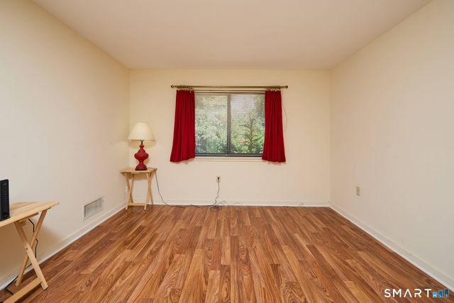 442 Asbury Ridge 442, Shelton, CT 06484