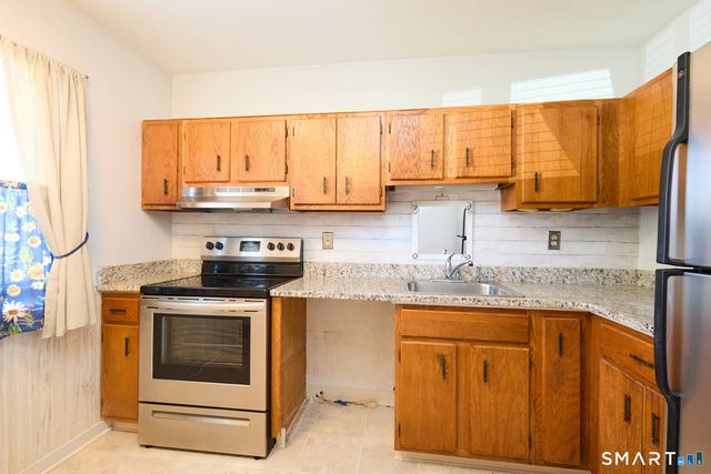 442 Asbury Ridge 442, Shelton, CT 06484