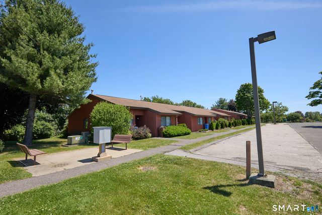442 Asbury Ridge 442, Shelton, CT 06484