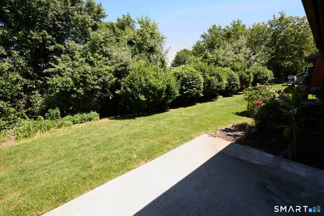 442 Asbury Ridge 442, Shelton, CT 06484
