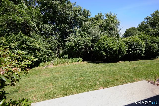 442 Asbury Ridge 442, Shelton, CT 06484