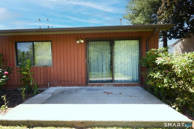 442 Asbury Ridge 442, Shelton, CT 06484