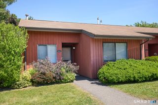 442 Asbury Ridge 442, Shelton, CT 06484