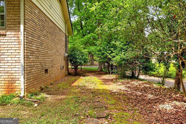180 Broomsedge Trail, Athens, GA 30605