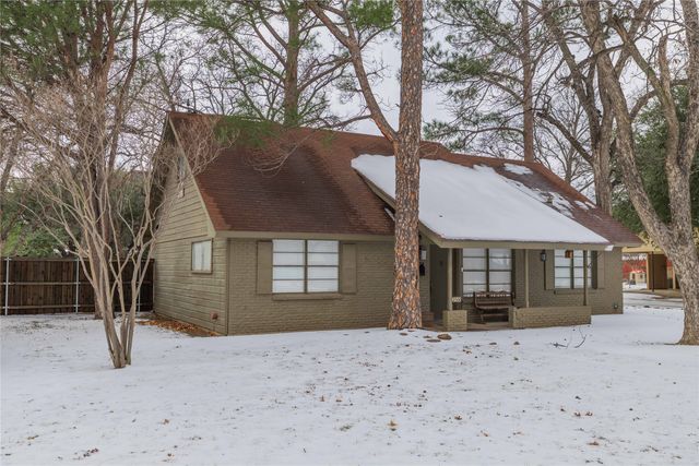 2501 Greenway Drive, Brownwood, TX 76801