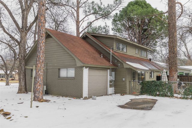 2501 Greenway Drive, Brownwood, TX 76801