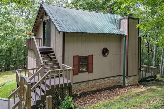 132 Silver Dollar Lane, Young Harris, GA 30582