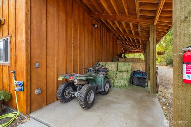 11761 Thorp Highway N, Thorp, WA 98946