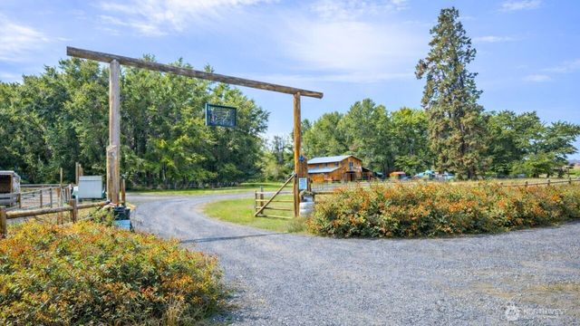 11761 Thorp Highway N, Thorp, WA 98946