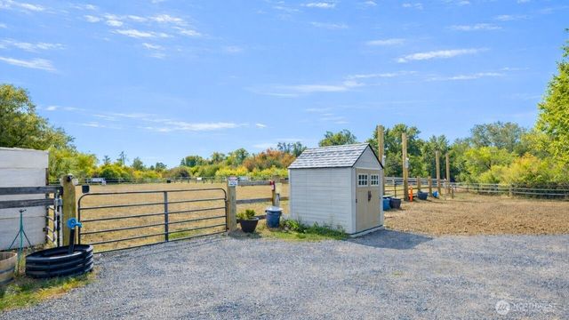 11761 Thorp Highway N, Thorp, WA 98946