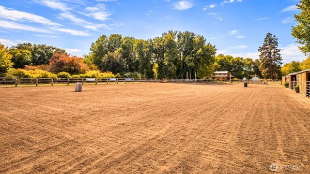 11761 Thorp Highway N, Thorp, WA 98946