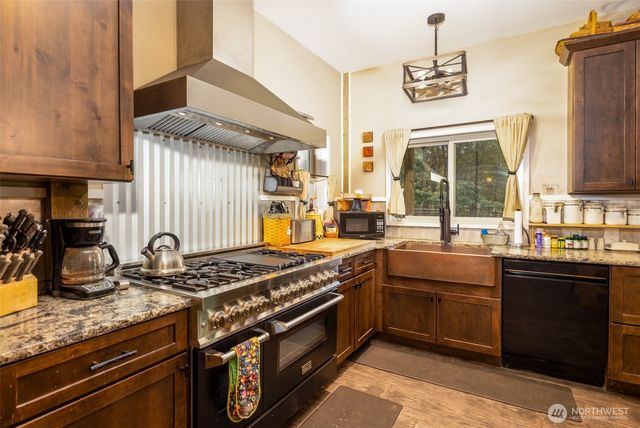 11761 Thorp Highway N, Thorp, WA 98946