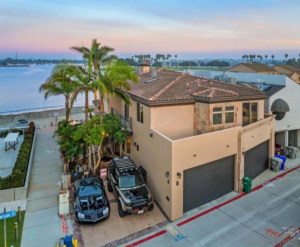 2741 Bayside Walk, San Diego, CA 92109