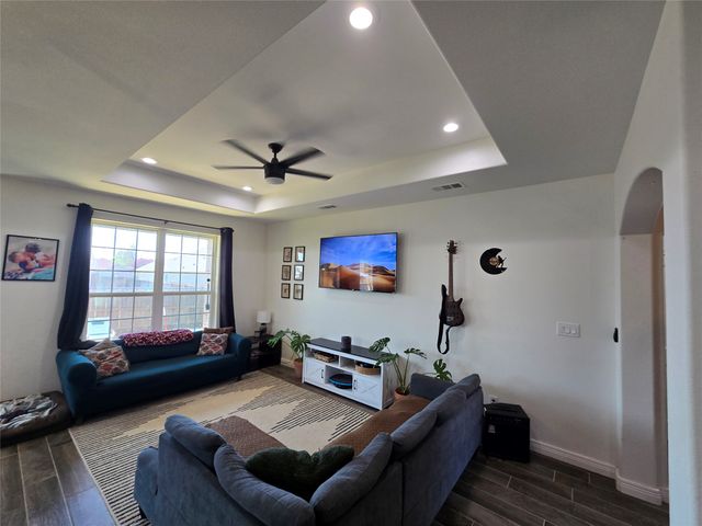 109 Baker Street, Mount Vernon, TX 75457
