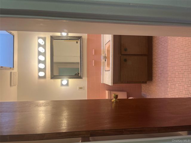 26507 Hillside Avenue 3, Floral Park, NY 11004