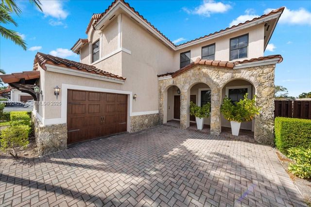 984 NW 104th Ave, Miami, FL 33172