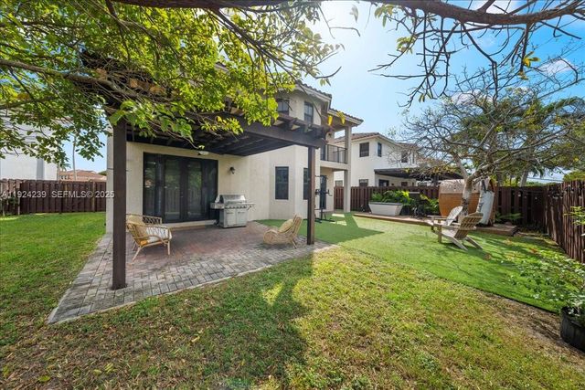 984 NW 104th Ave, Miami, FL 33172