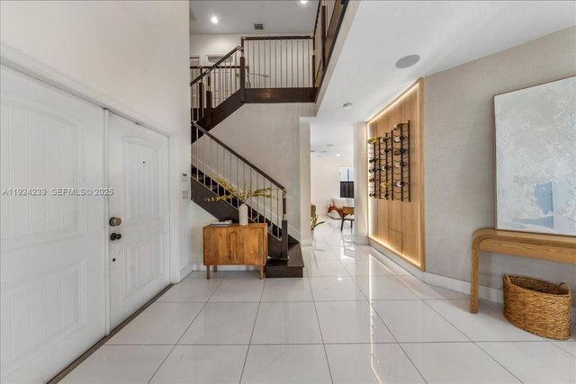 984 NW 104th Ave, Miami, FL 33172