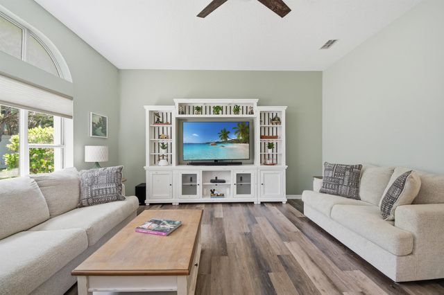 7 Hawksbill Ln, St Augustine, FL 32080