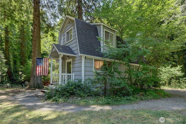 5618 NE Arrowhead Place, Poulsbo, WA 98370