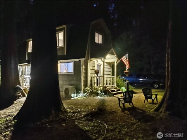 5618 NE Arrowhead Place, Poulsbo, WA 98370
