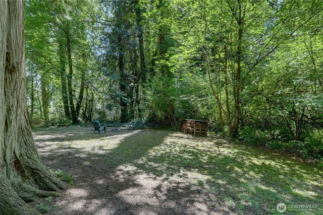5618 NE Arrowhead Place, Poulsbo, WA 98370