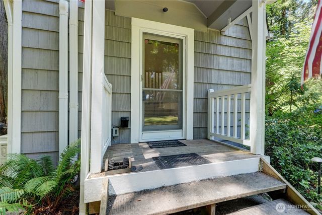 5618 NE Arrowhead Place, Poulsbo, WA 98370