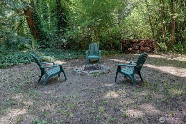 5618 NE Arrowhead Place, Poulsbo, WA 98370