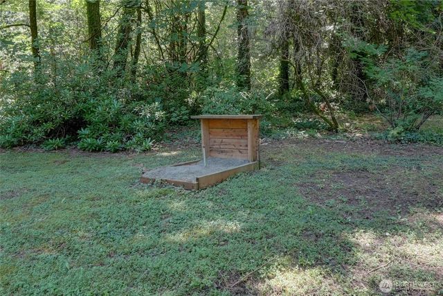5618 NE Arrowhead Place, Poulsbo, WA 98370