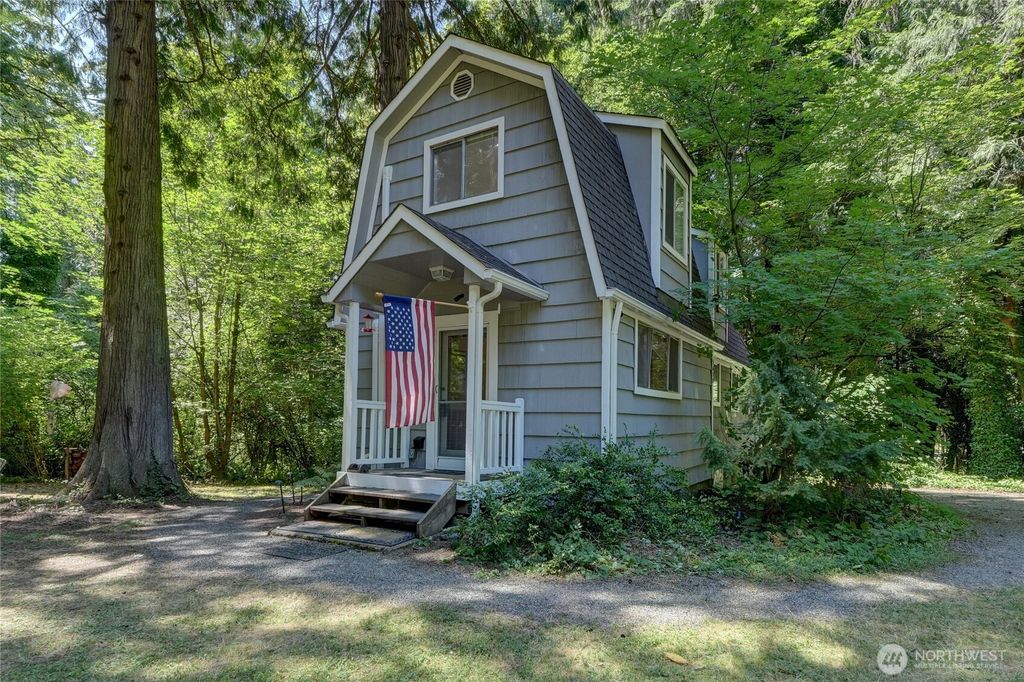 5618 NE Arrowhead Place, Poulsbo, WA 98370