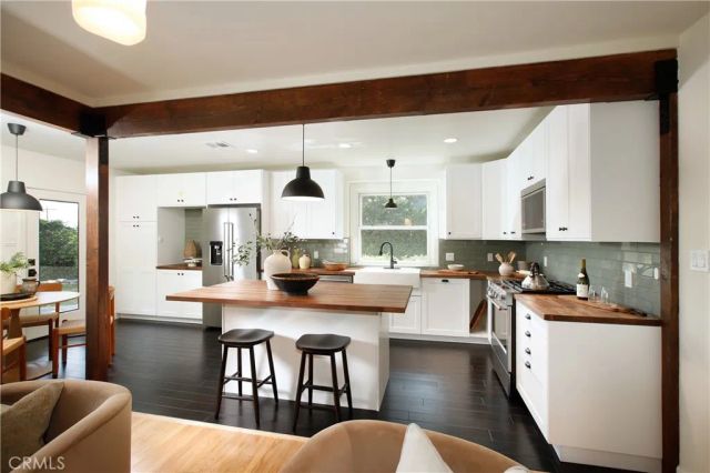 602 Durwood, La Canada Flintridge, CA 91011