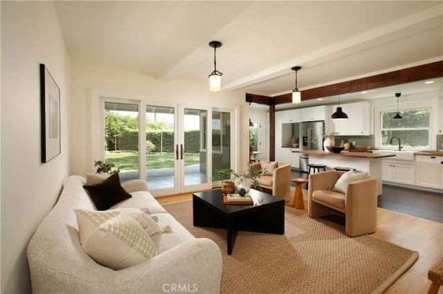 602 Durwood, La Canada Flintridge, CA 91011