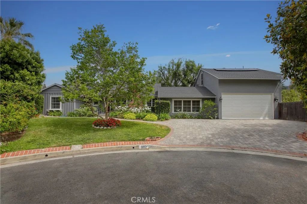 602 Durwood, La Canada Flintridge, CA 91011