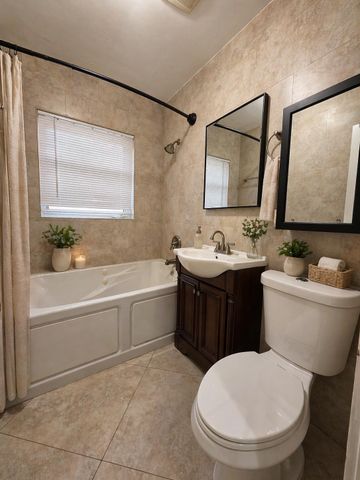 2016-2018 NE 14th Court 2018, Fort Lauderdale, FL 33304