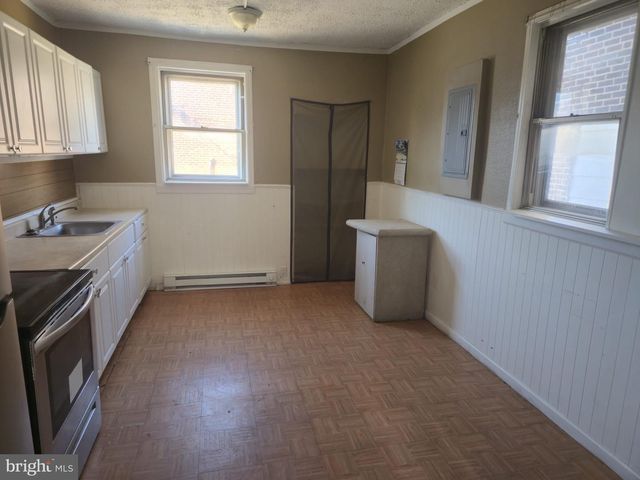 4584 G ST, Philadelphia, PA 19120