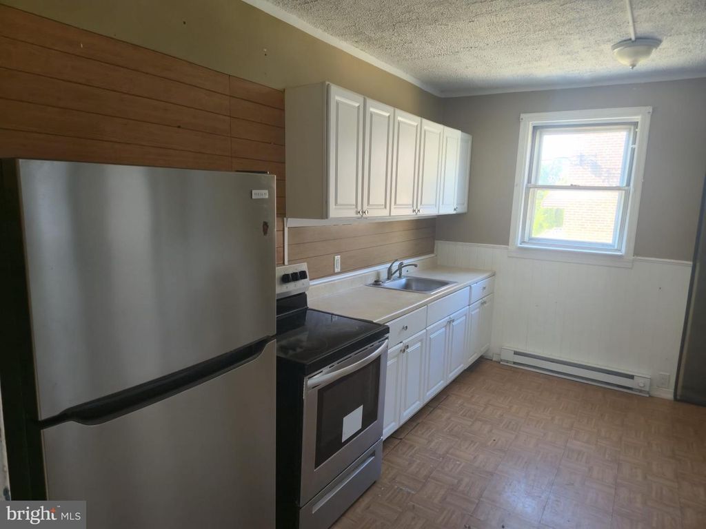 4584 G ST, Philadelphia, PA 19120