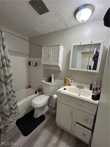 1422 E 264th Street, Euclid, OH 44132