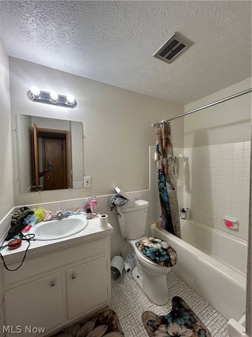1422 E 264th Street, Euclid, OH 44132