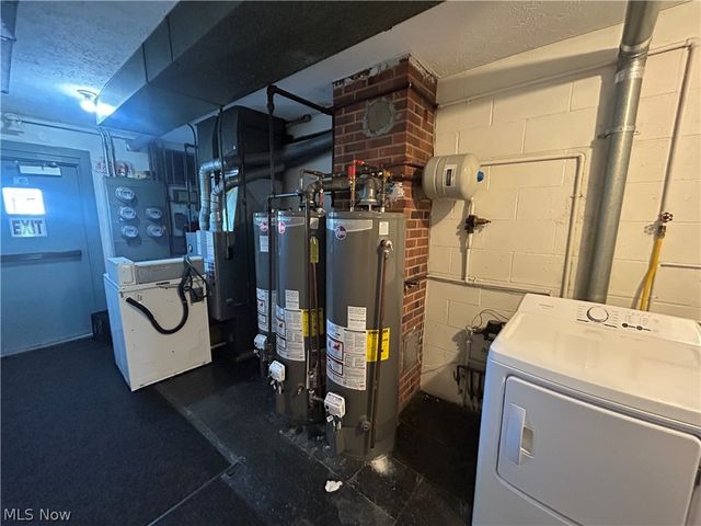 1422 E 264th Street, Euclid, OH 44132