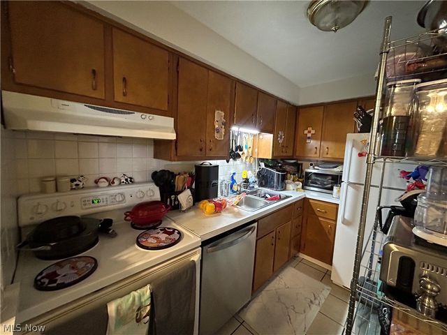 1422 E 264th Street, Euclid, OH 44132