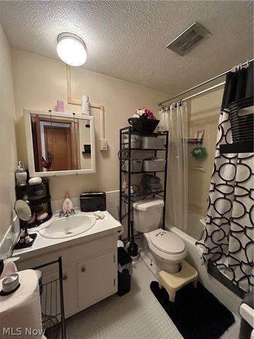 1422 E 264th Street, Euclid, OH 44132