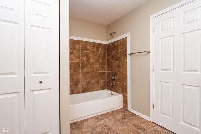 2261 Rosswood Boulevard, Indianapolis, IN 46229