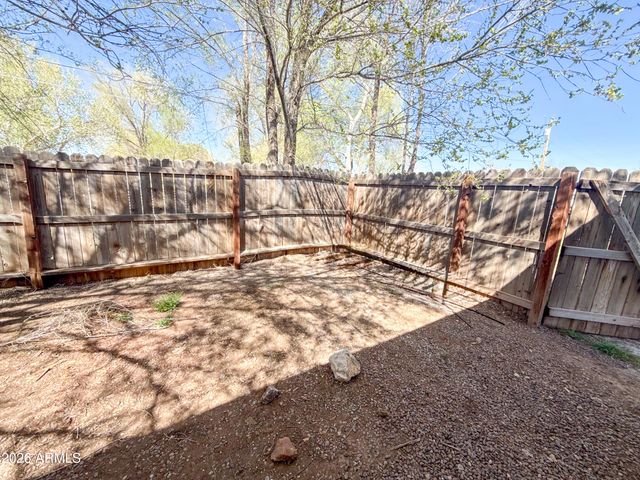 430 W LAKE LOUISE Road, Paulden, AZ 86334