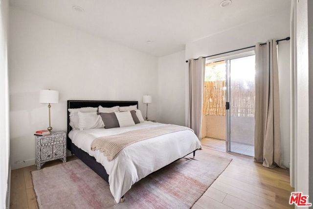 4943 Rosewood Avenue 104, Los Angeles, CA 90004