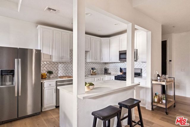 4943 Rosewood Avenue 104, Los Angeles, CA 90004