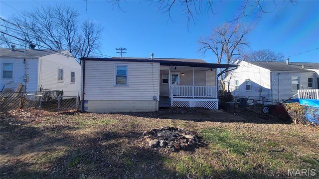 2000 Wismer Avenue, St Louis, MO 63114