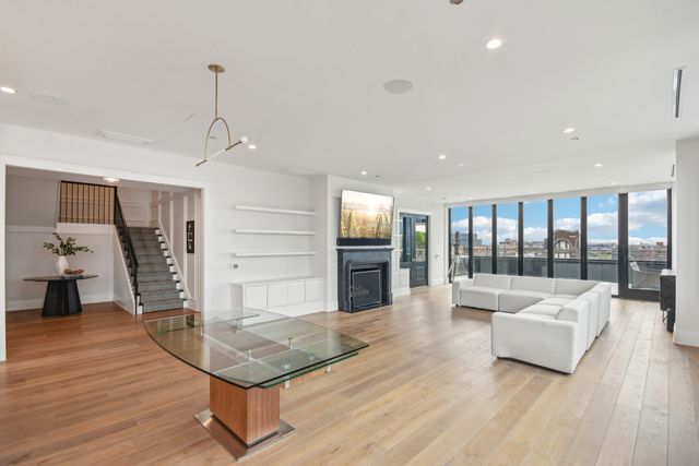 1109 W WASHINGTON Boulevard 8A, Chicago, IL 60607