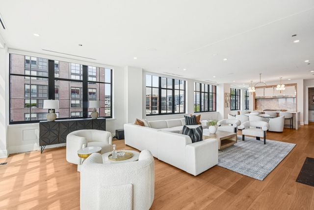 1109 W WASHINGTON Boulevard 8A, Chicago, IL 60607