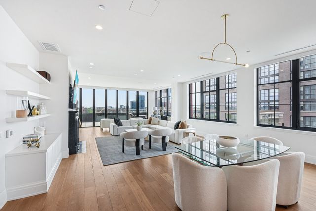 1109 W WASHINGTON Boulevard 8A, Chicago, IL 60607